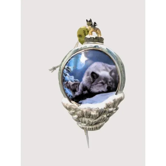 Call of the Wilderness Ornament Moonlit Phantom by Kevin Daniel 2000 Bradford - Picture 1 of 5